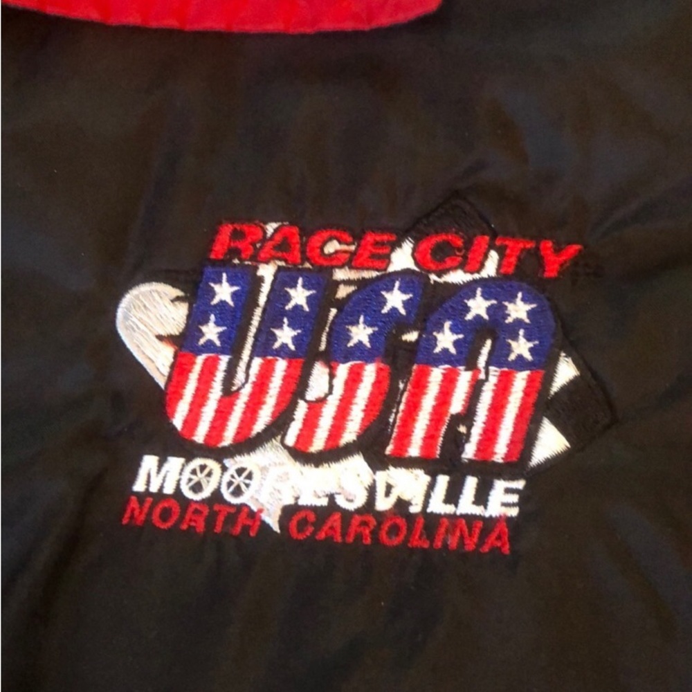 Badger Sport Black & Red Race City windbreaker Jacket in size XXL
